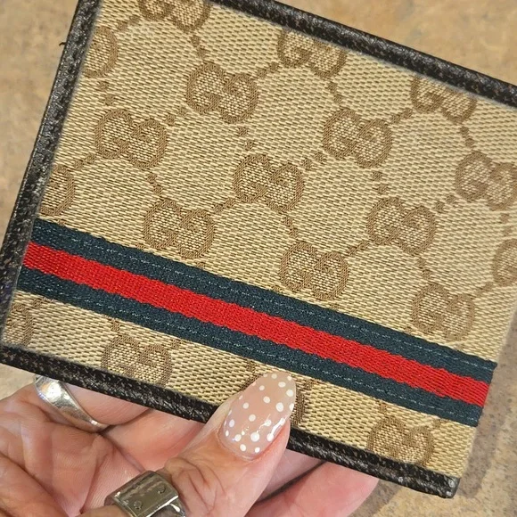 Designer Inspired Stylish Wallet - Picture 8 of 9